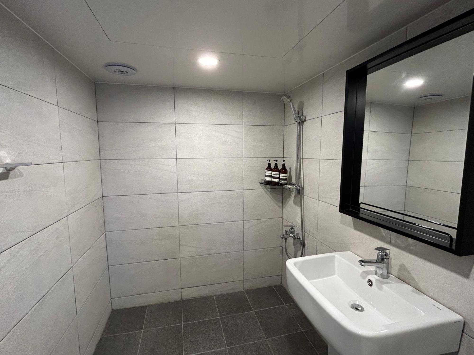 Deluxe Motel 巨济市 客房 照片