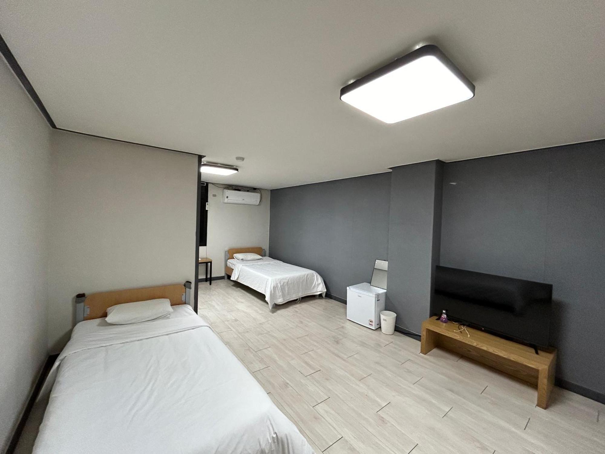 Deluxe Motel 巨济市 客房 照片